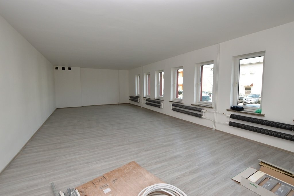 Parter, Teren przemysłowy, Open space plus gabinet