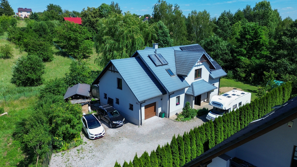 Energooszczędny i przestronny, ogrodzony