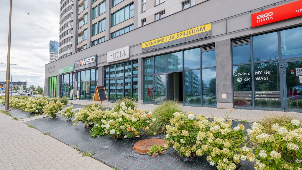 Gotowy lokal, duża witryna, parter, Capital Towers
